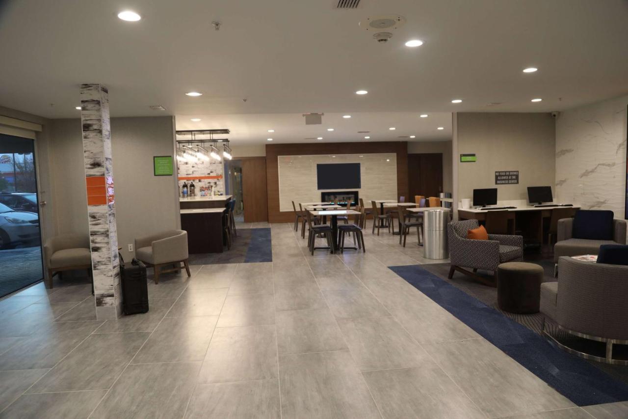 La Quinta By Wyndham Montgomery Eksteriør bilde